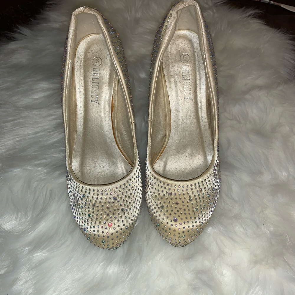 Heels - Picture 2 of 3